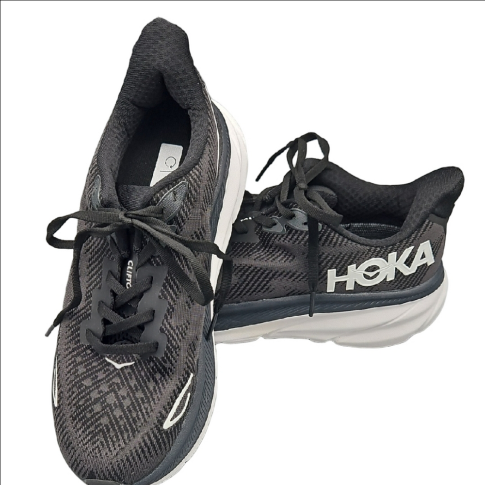 Hoka Clifton 9 Athletic Shoes Size 7D (Wide)